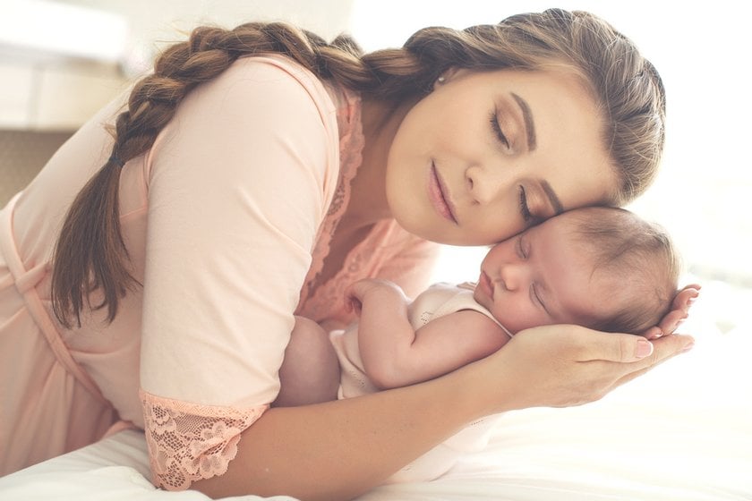 Inspiring Newborn Baby Photoshoot Ideas For New Parents | Skylum Blog(11)