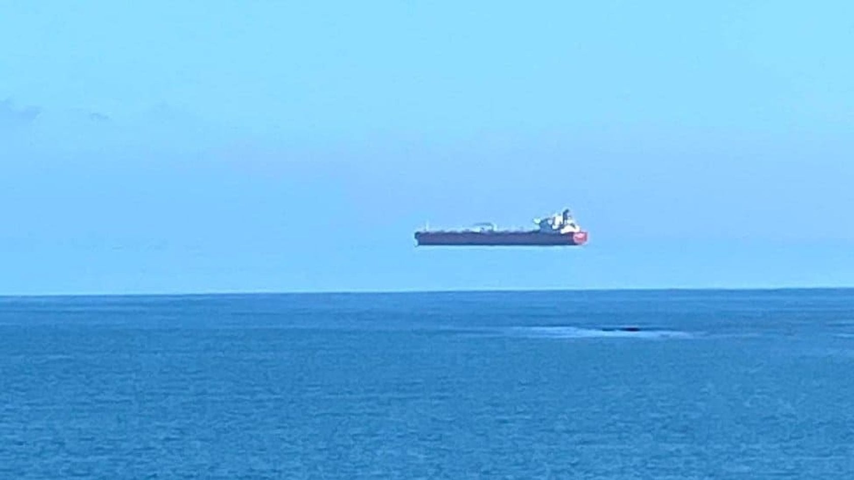 Optical Illusion Examples: Deconstructing Visual Perception | Skylum Blog, image size:1680x945