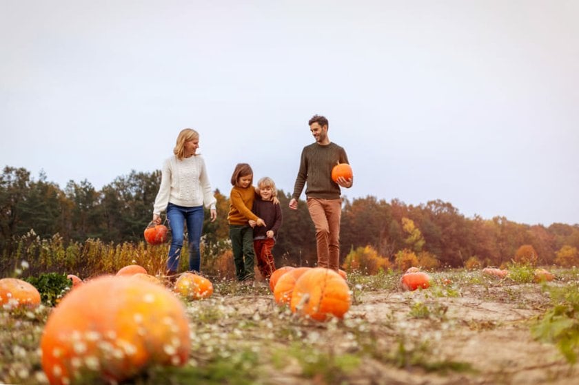 Autumn Portrait Photography: Capture the Magic of the Season | Skylum Blog(3)