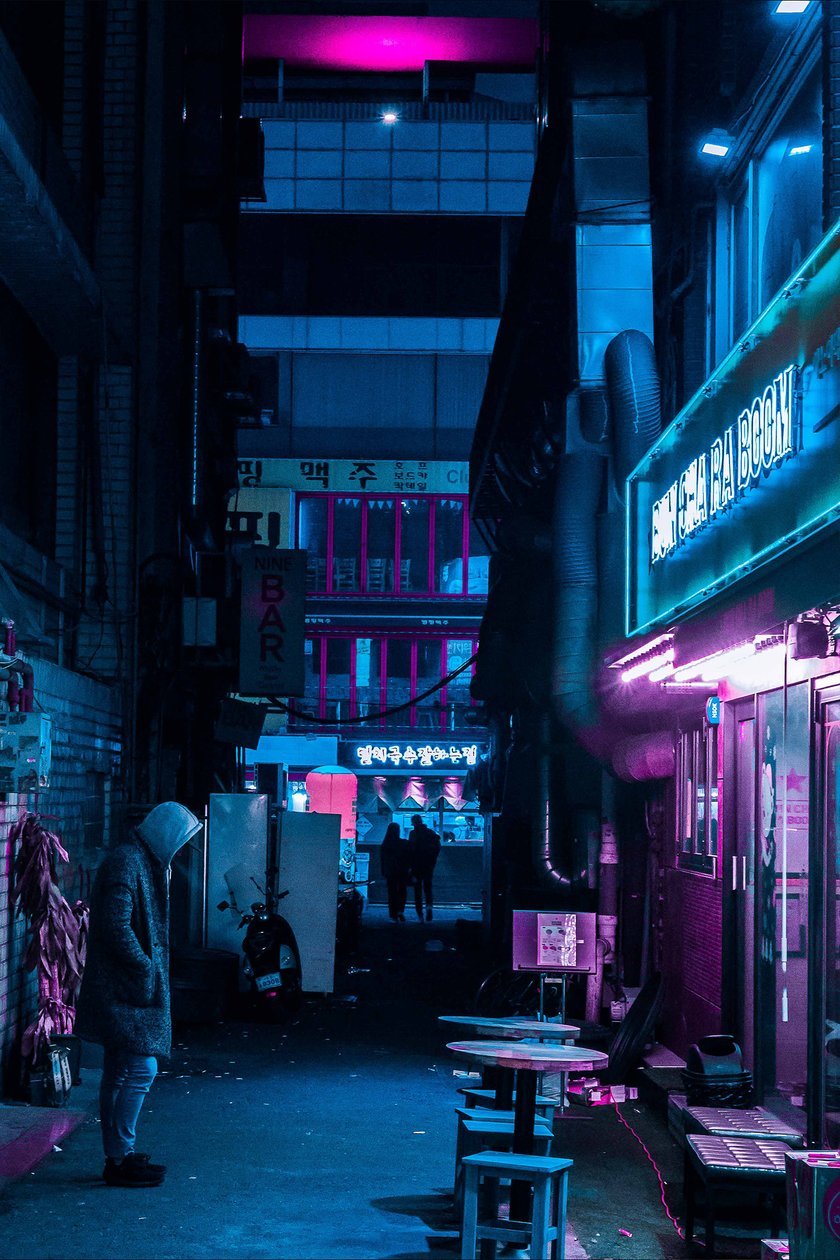 Night Photography: Exploring the Neon Dreamscape | Skylum Blog(3)