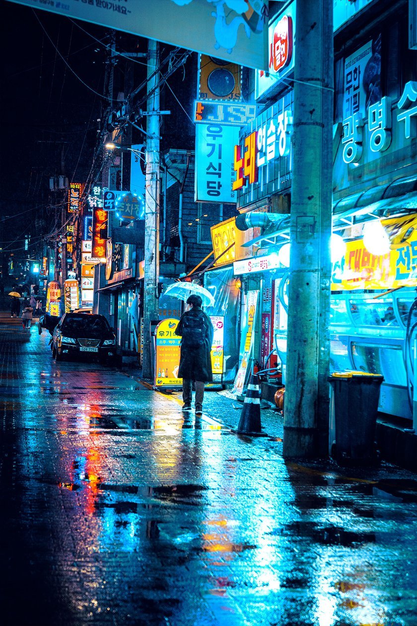 Night Photography: Exploring the Neon Dreamscape | Skylum Blog(7)