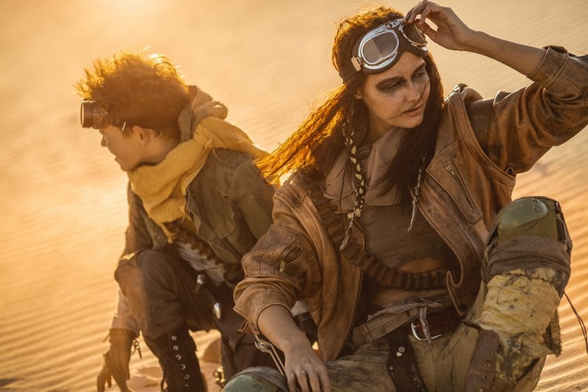 Two People in Post-Apocalyptic Outfits Posing in the Desert | Skylum Blog