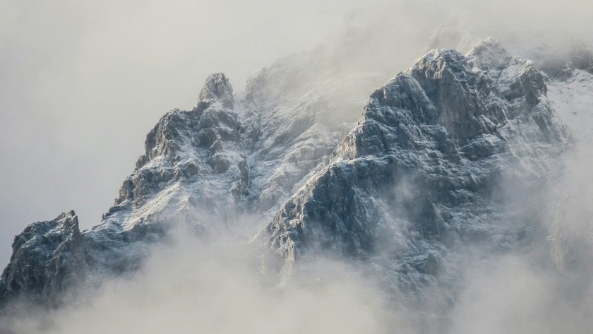 Stunning View of Mountains in the Fog | Skylum Blog