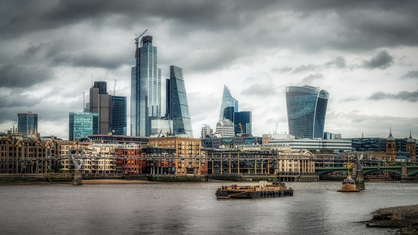 Cloudy Landscape of London | Skylum Blog