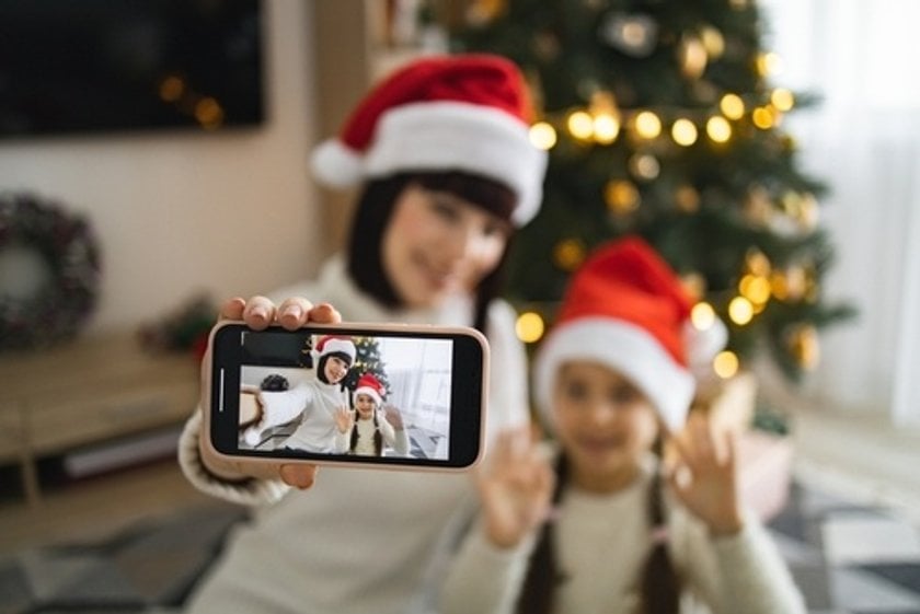 Family Recording a New Year's Video | Skylum Blog