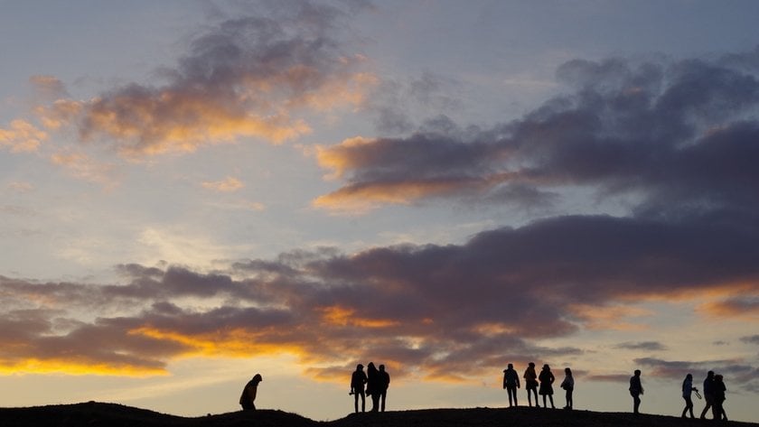 Group Picture Ideas: Easy Ways To Get The Best Shot | Skylum Blog(13)