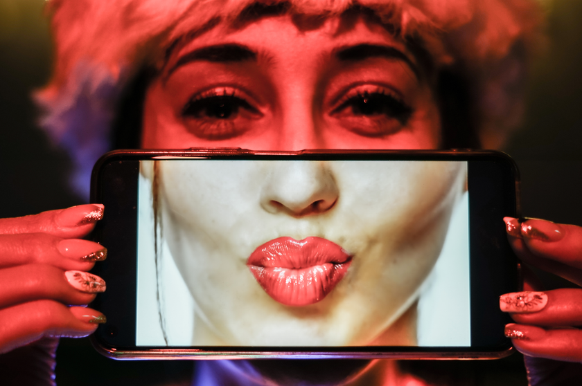 Faceapp vs Facetune: Find Your Perfect Fit | Skylum Blog(7)