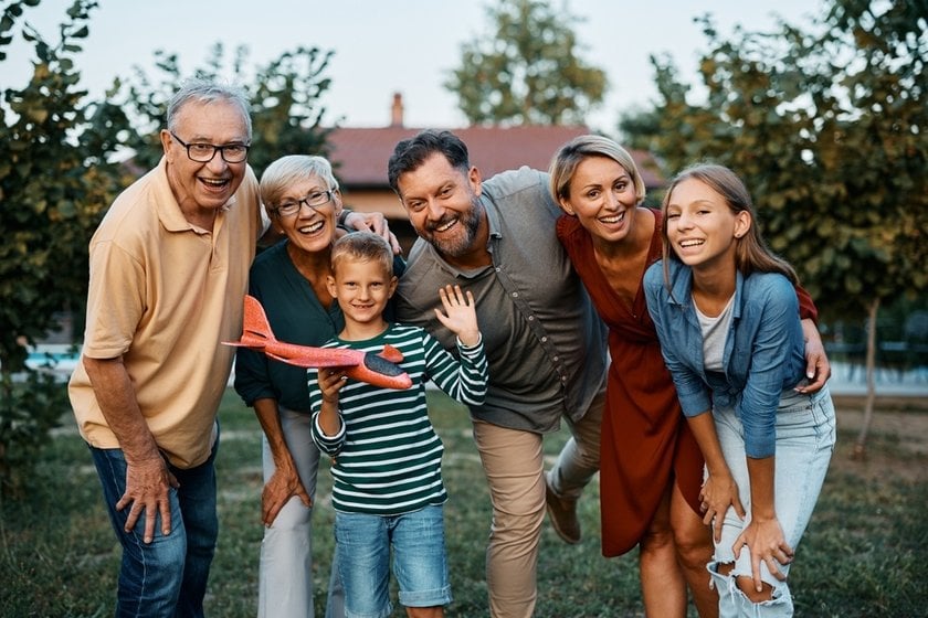 Creative Large Family Portrait Ideas | Skylum Blog(10)