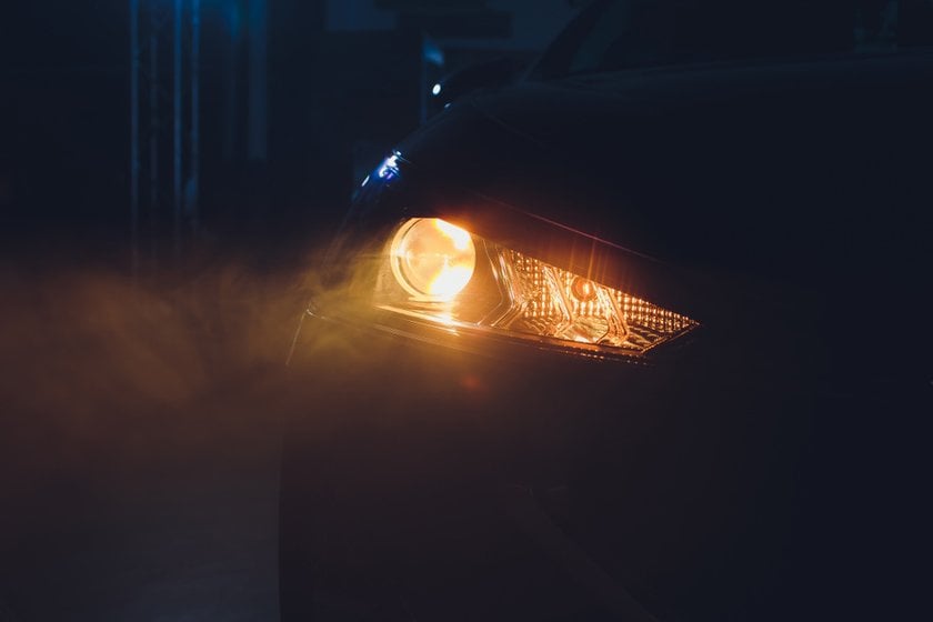 Night Car Photography: Pro Tips for Stunning Pics | Skylum Blog(5)