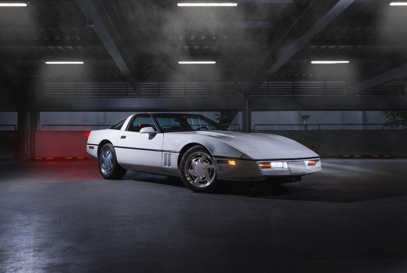 Night Car Photography: Pro Tips for Stunning Pics | Skylum Blog(6)