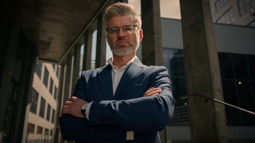 How to Take Professional Corporate Headshots Outdoors Image4