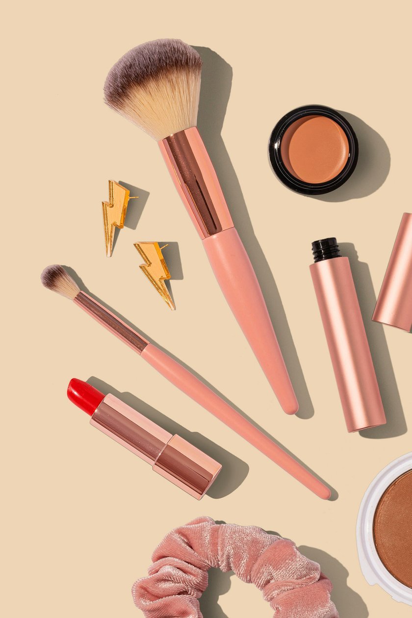 Flatlay Photography: A Step-By-Step Overhead Guide  | Skylum Blog(6)