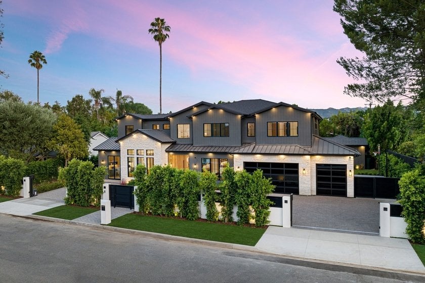 Real Estate Drone Editing - Turn Raw Photos Into Stunning Image3