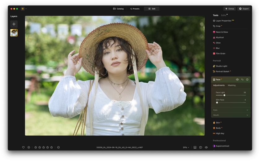 10 Free and Paid Editing Apps Like Facetune | Skylum Blog(4)