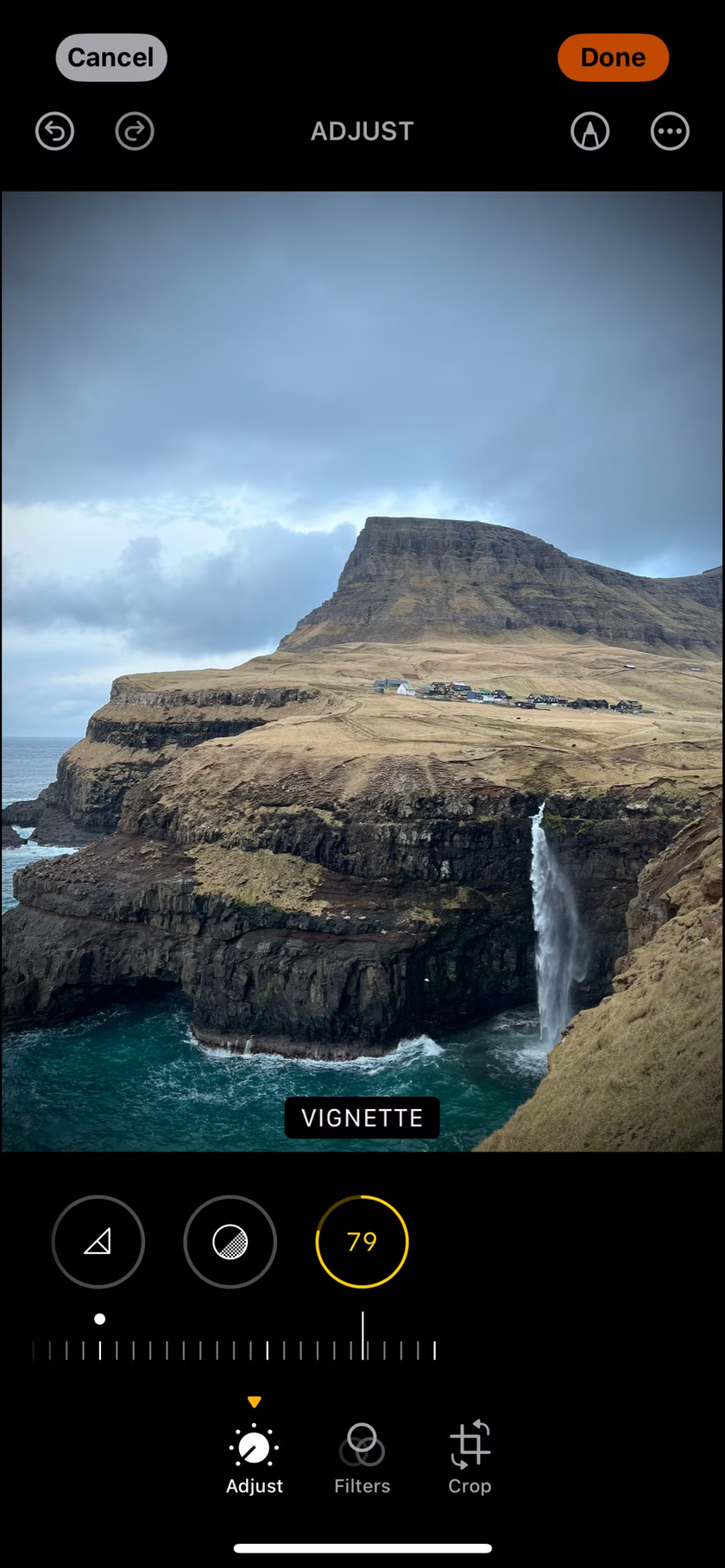Vignette on a photo for iPhone | Skylum How To