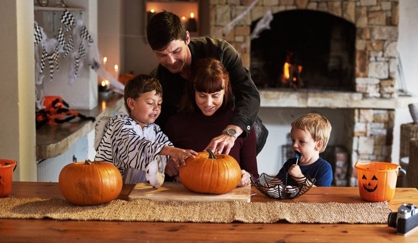 Pumpkin Head Photo Ideas For Wild & Creative Shots | Skylum Blog(23)