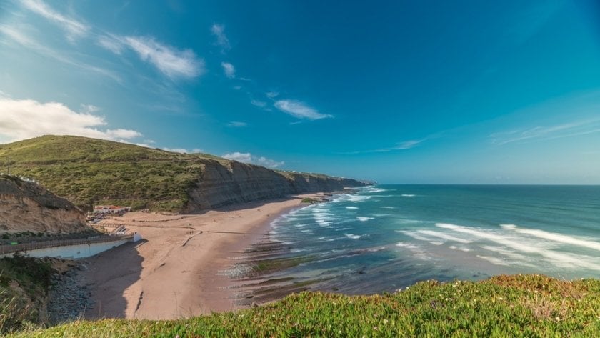Panorama of rocks and sea | Skylum Blog