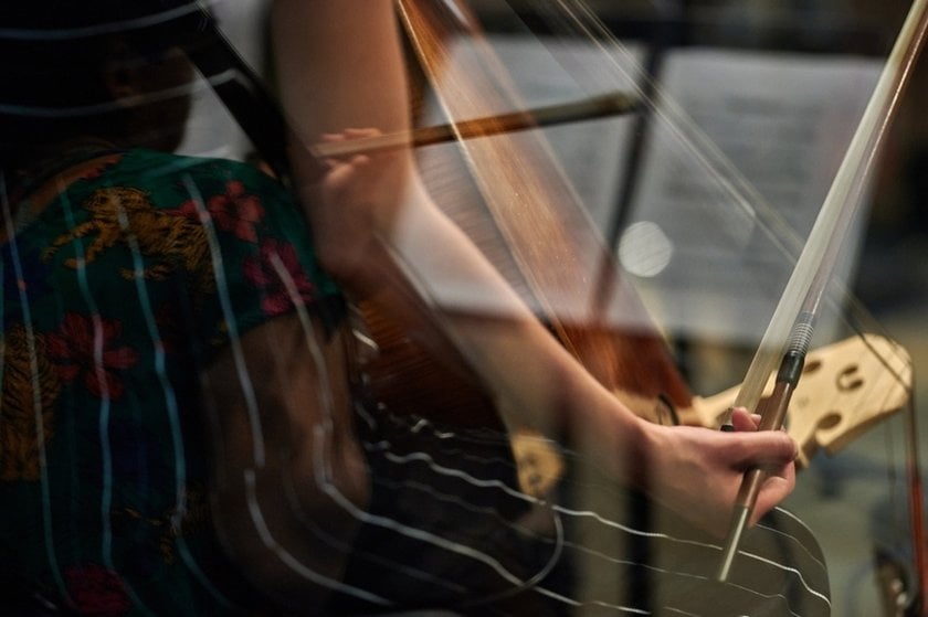Musicians photo through glass abstract | Skylum Blog
