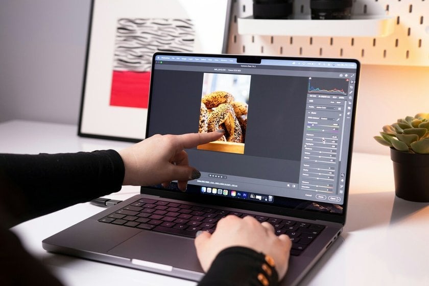 Editing photos on a laptop | Skylum Blog