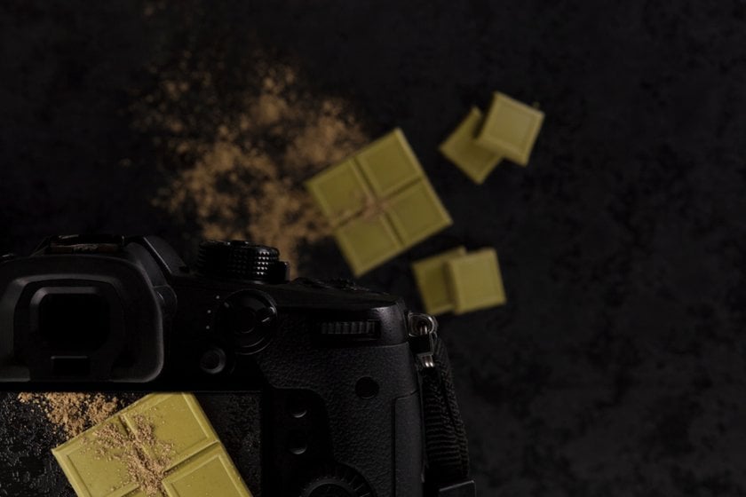 A camera takes a photo of chocolate | Skylum Blog