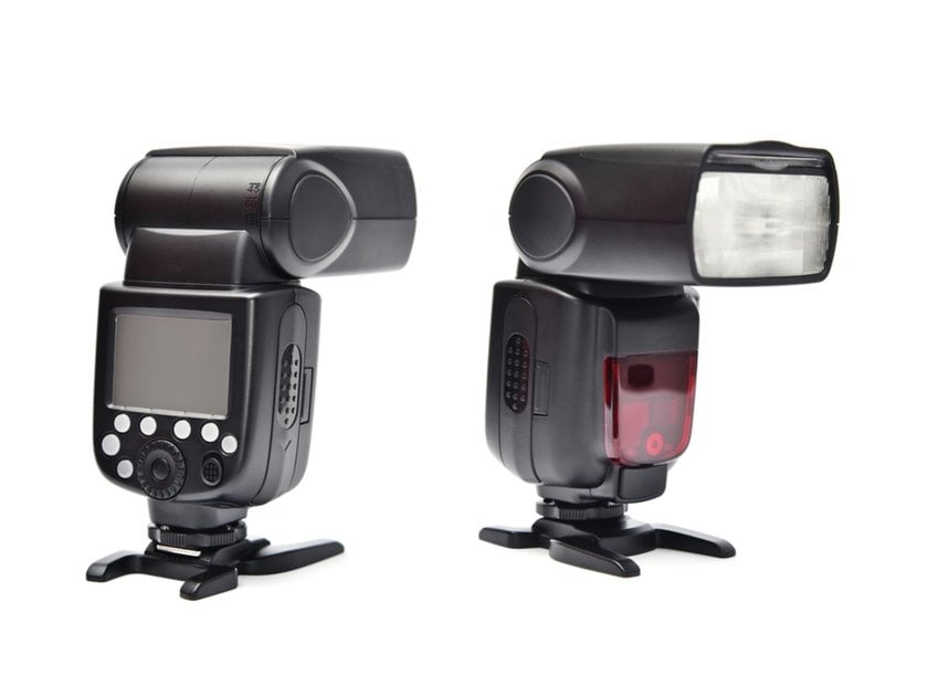 Portable flashes for photography | Skylum Blog
