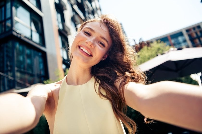 Selfie for a girl in the city | Skylum Blog
