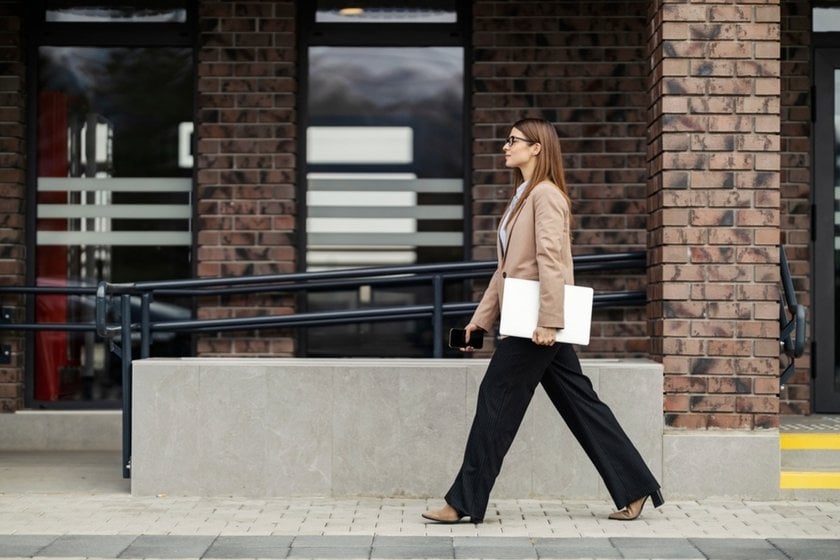 Girl in motion | Skylum How-to