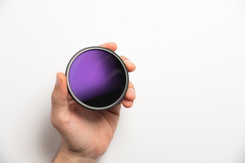 Polarizing Filter in hand | Skylum Blog