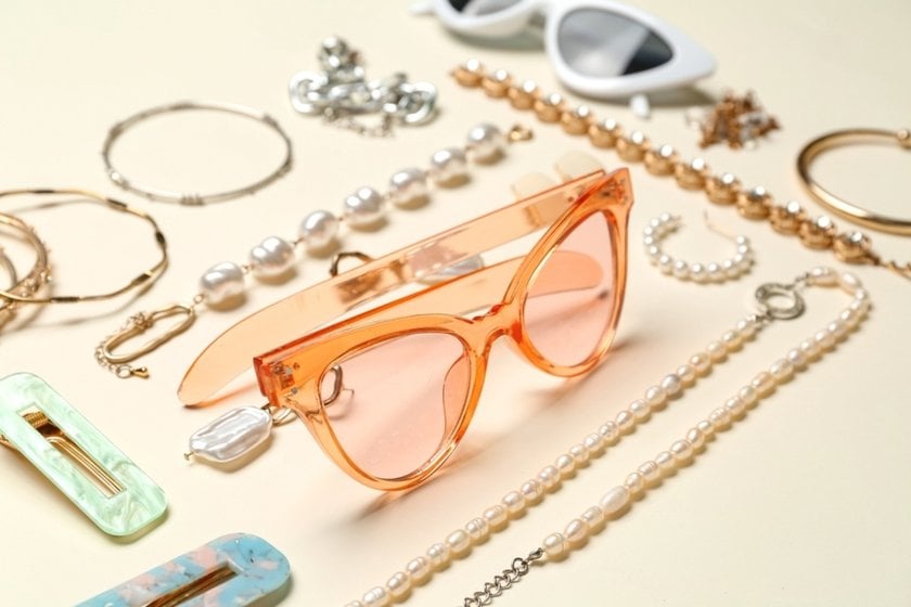 Accessories for a spring photo shoot | Skylum Blog