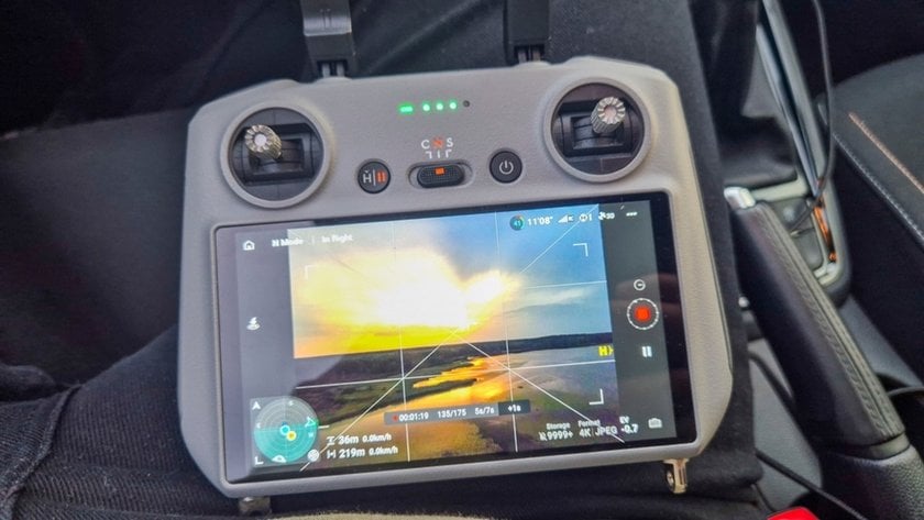 Drone control panel | Skylum Blog