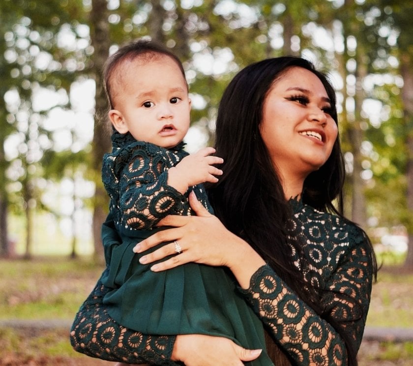 20 Sweet Mom and Daughter Photoshoot Ideas | Skylum Blog(6)