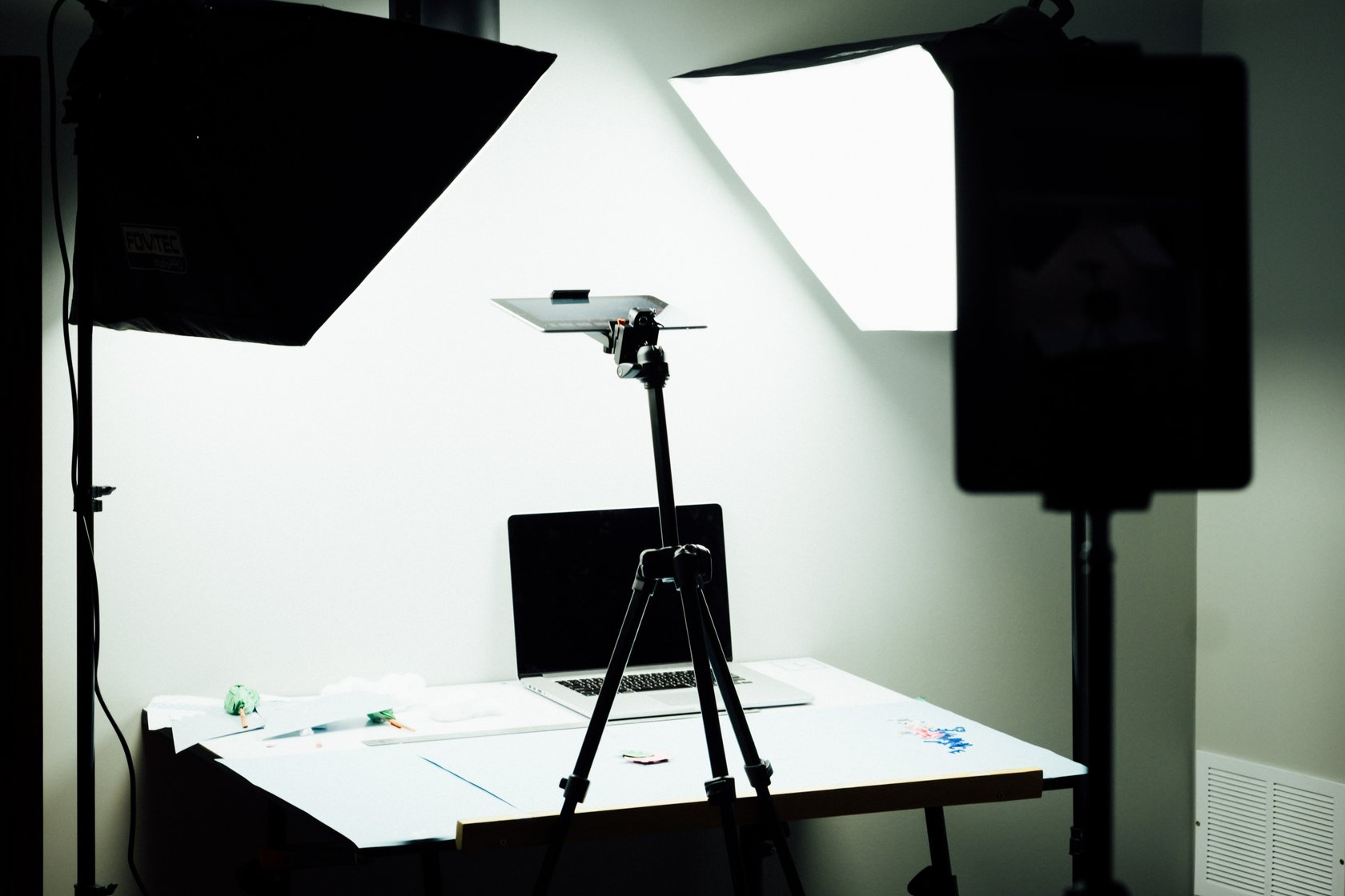 How to Use a Lightbox for Product Photography - F1RST