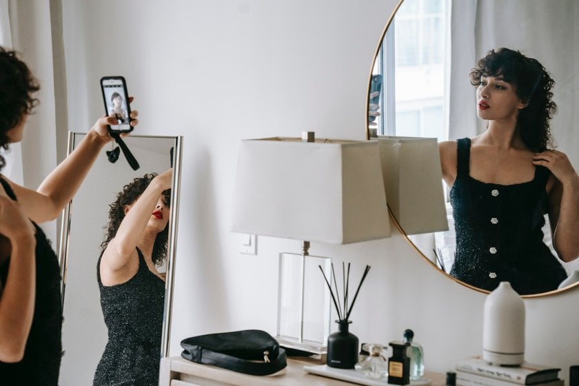 Tips and Ideas for Mirror Photography | Skylum Blog