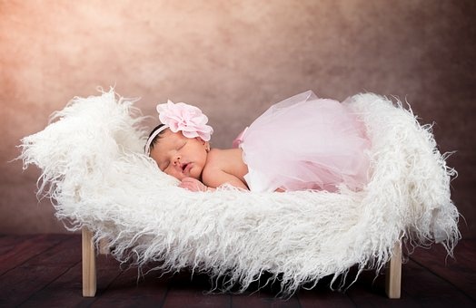 11 Unique Monthly Baby Photo Shoot Ideas - The Greenspring Home