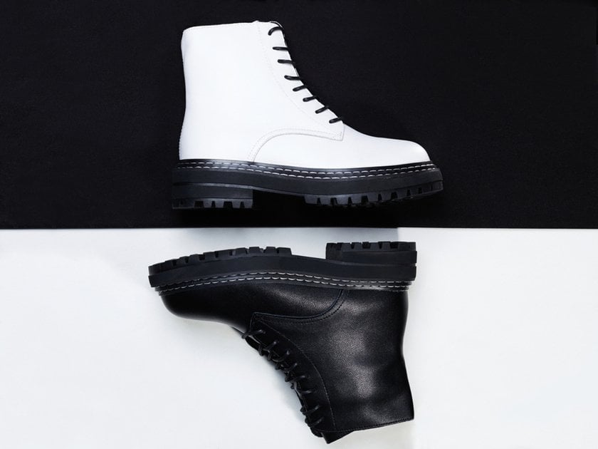 Black and white boots | Skylum Blog