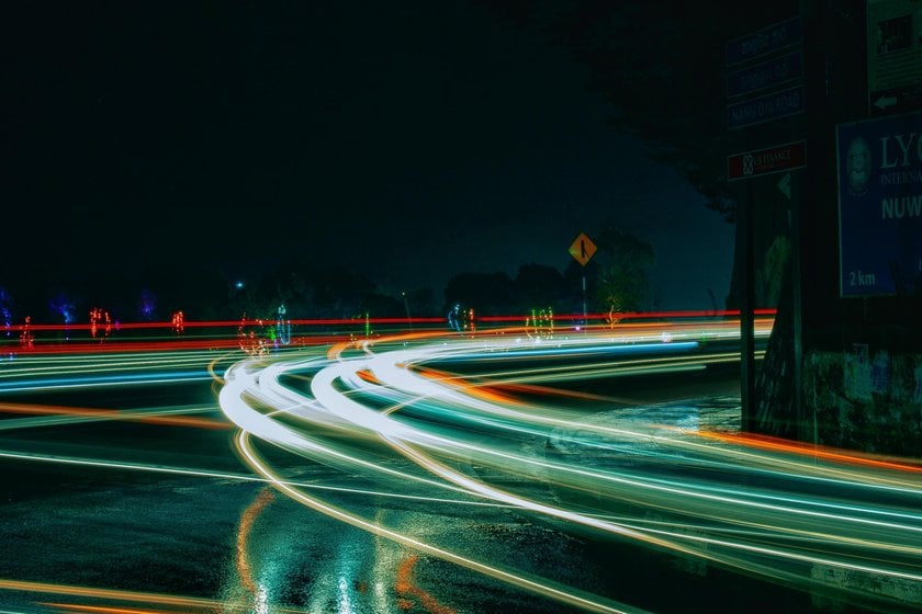 How to capture fantastic light trails: 8 tips which help you  | Skylum Blog(2)