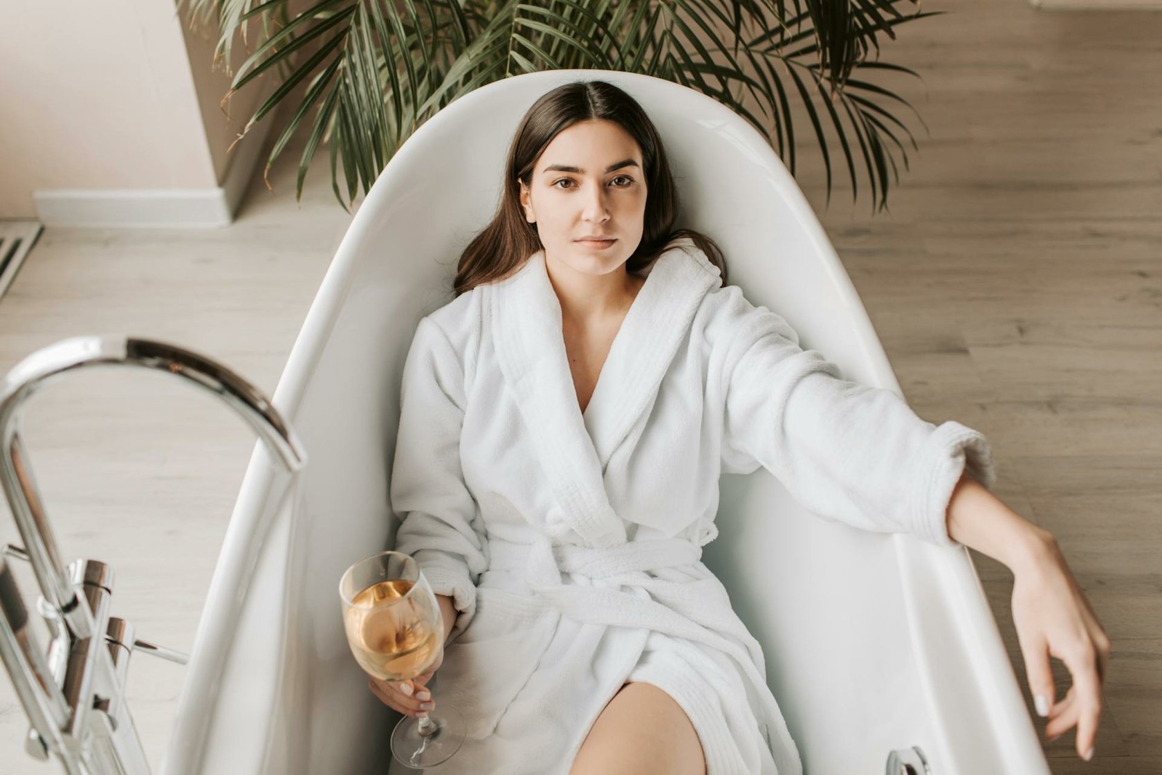 12 Best Bathtub Photoshoot Ideas For Stunning Photos | Skylum Blog