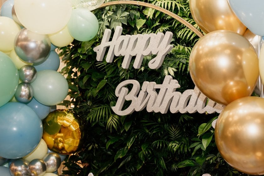 Sweet 16 Photoshoot Ideas: 16th Birthday Picture Ideas | Skylum Blog(3)