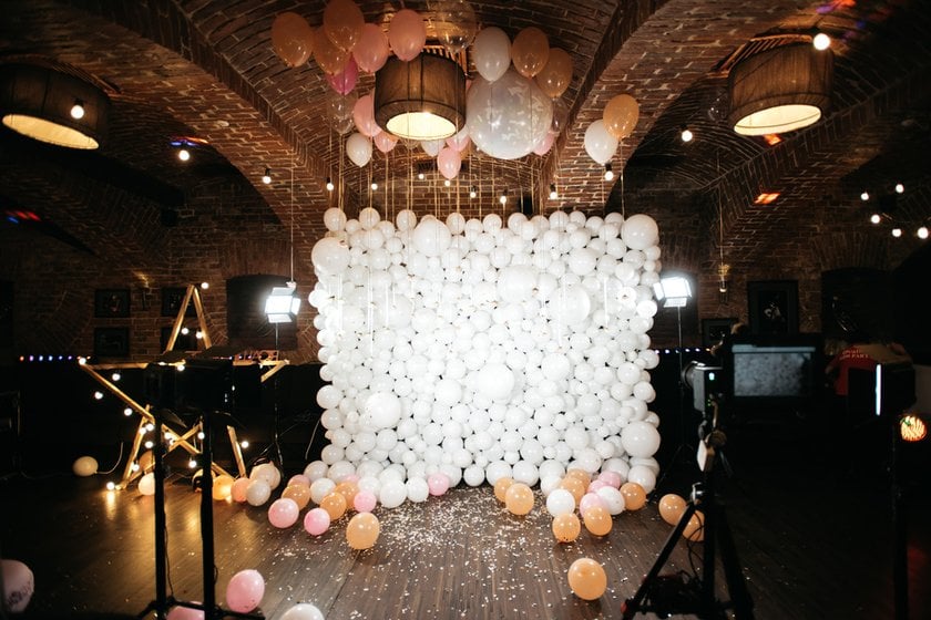 Sweet 16 Photoshoot Ideas: 16th Birthday Picture Ideas | Skylum Blog(9)