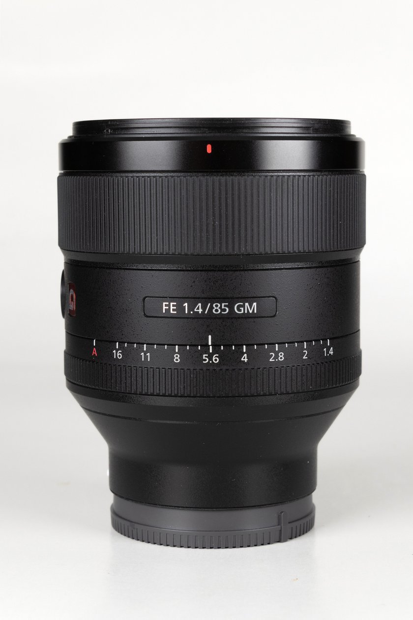 What Is The Best Lens For Portraits? Top 10 [2025] | Skylum Blog(6)
