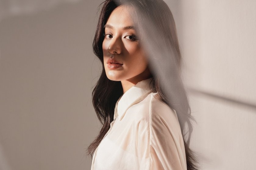 How to Look Good in Pictures: Photographer Tips for Camera | Skylum Blog(6)