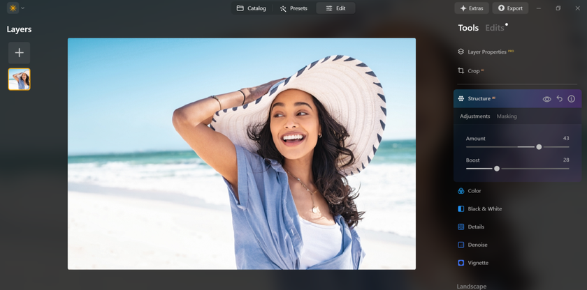 How to Look Good in Pictures: Photographer Tips for Camera | Skylum Blog(16)