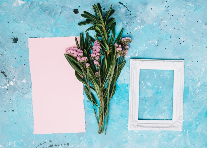 Photo of a Frame and Flowers Decorated in Pastel Colors | Skylum Blog