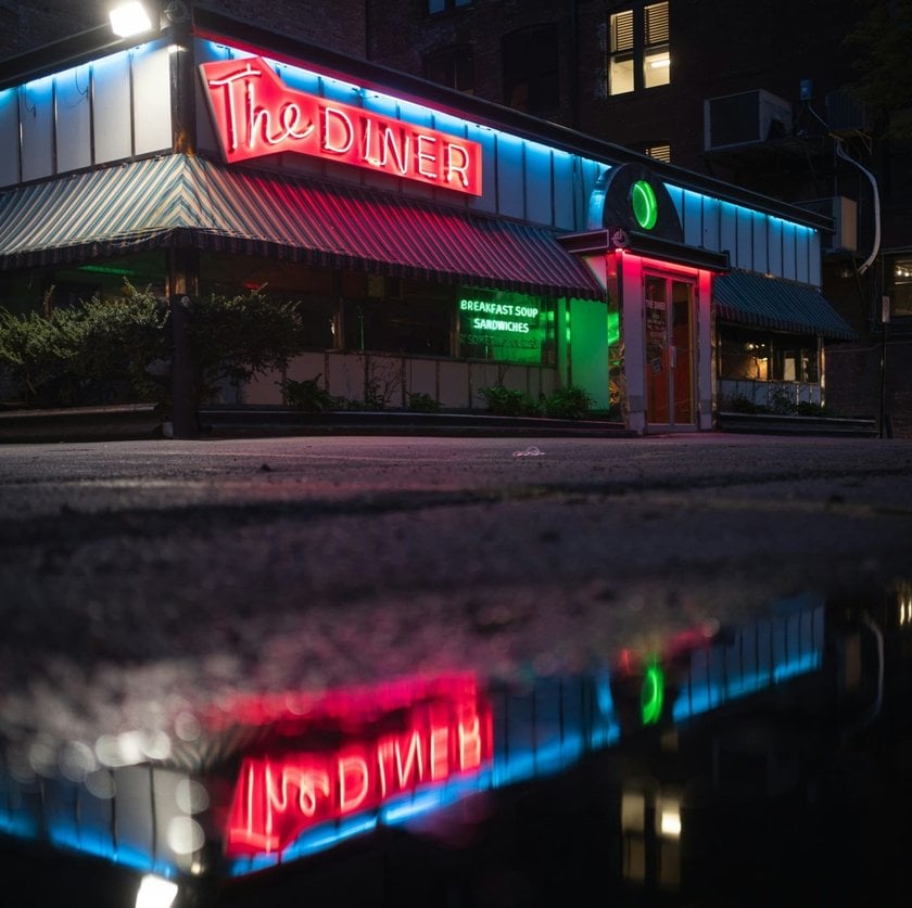 Portrait of a Girl with the Reflection of Neon Lamps | Skylum Blog