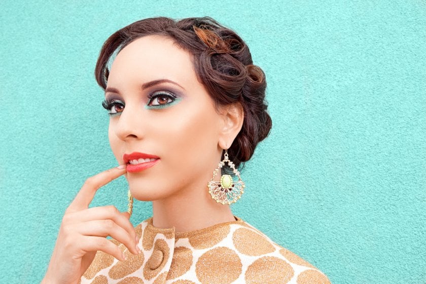 What To Wear For A Photoshoot: Best Outfit Styles | Skylum Blog(28)