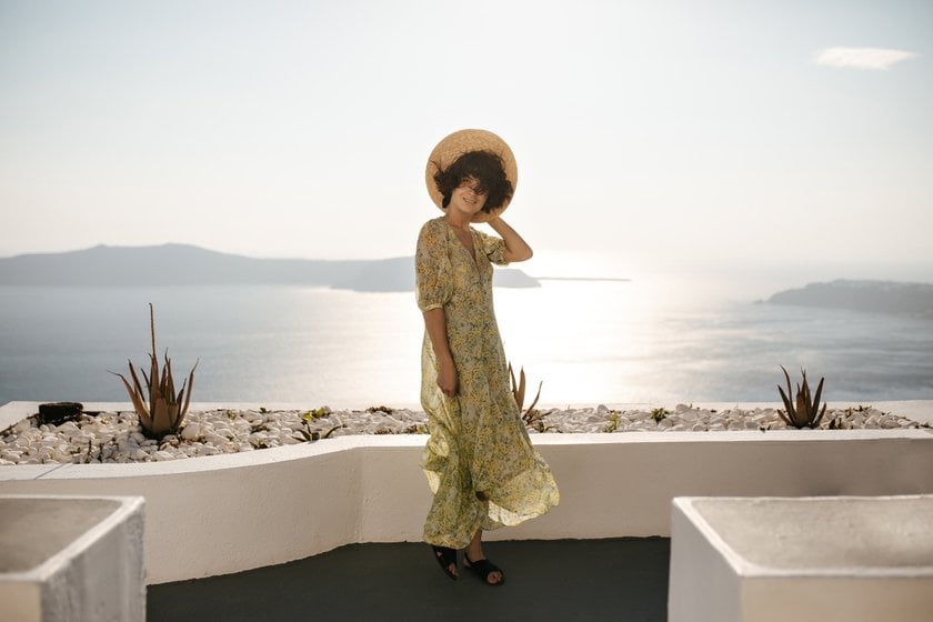 What To Wear For A Photoshoot: Best Outfit Styles | Skylum Blog(14)