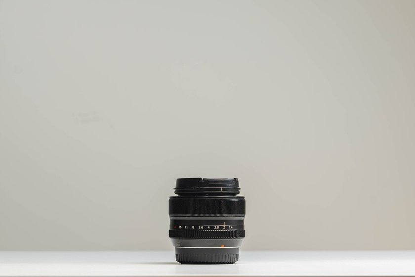 Zoom Lens Vs Prime Lens: Photographer's Guide To Choosing The Right Tool | Skylum Blog(2)
