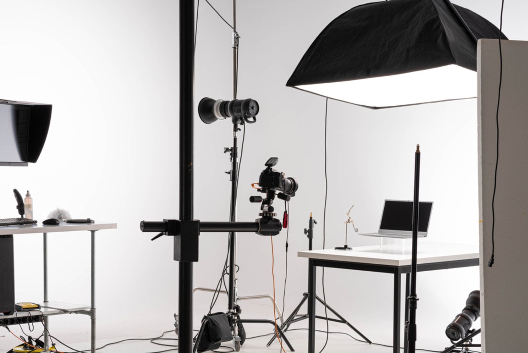 How to Set Up Studio Lighting for Product Photography: Expert Tips