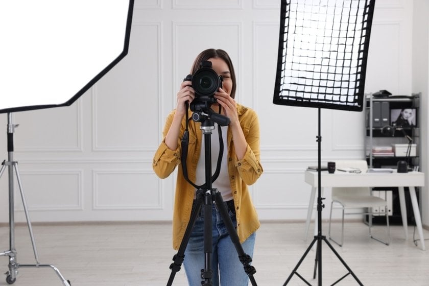The photographer wants a photo in the studio | Skylum Blog