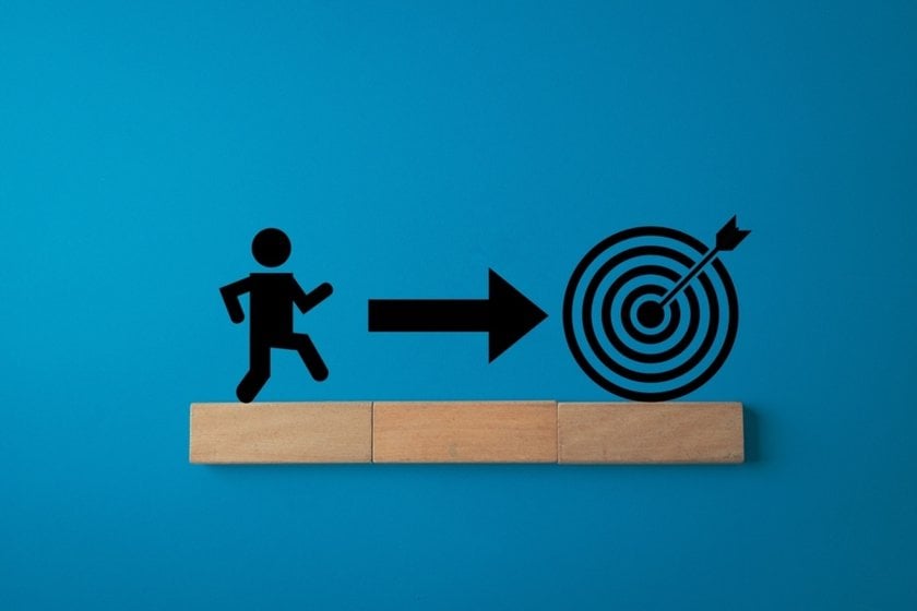 The figure moves towards the target | Skylum Blog